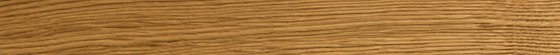 Die Oberfläche von hellem Holz zeigt eine feine Maserung mit charakteristischen Ästen und natürlichen Unregelmäßigkeiten.